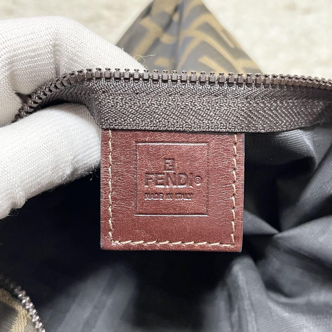 美品】FENDI ポーチ 小物入れ ズッカ柄 キャンバス ブラウン