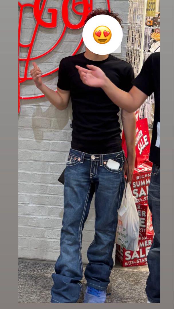 TRUE RELIGION JOEY BIG T フレアデニム　白ステッチ