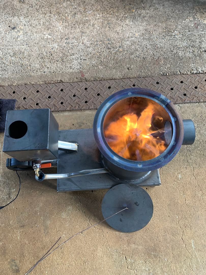 廃油ストーブ 煙突アダプタ付き80mm、100mm,106mm煙突使えます① 廃油ストーブ 煙突アダプタ付き80mm、100mm,106mm煙突使えます。