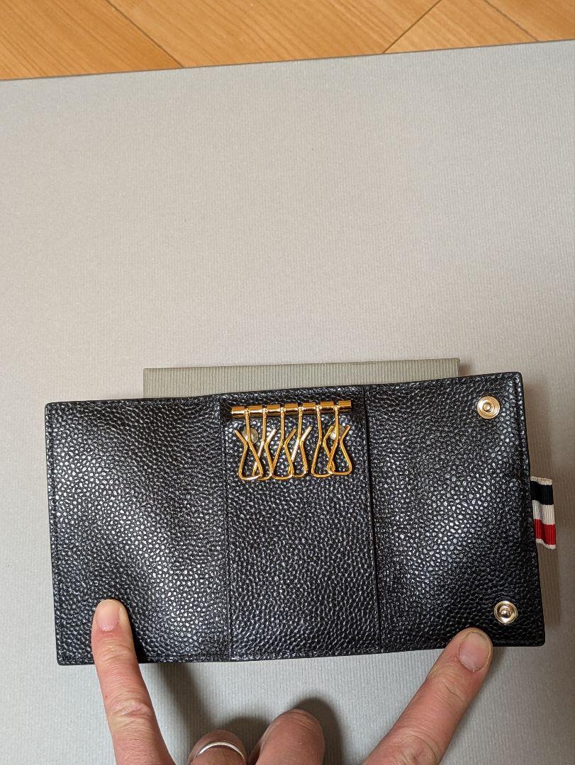 THOM BROWNE ペブルレザーキーケース　黒
