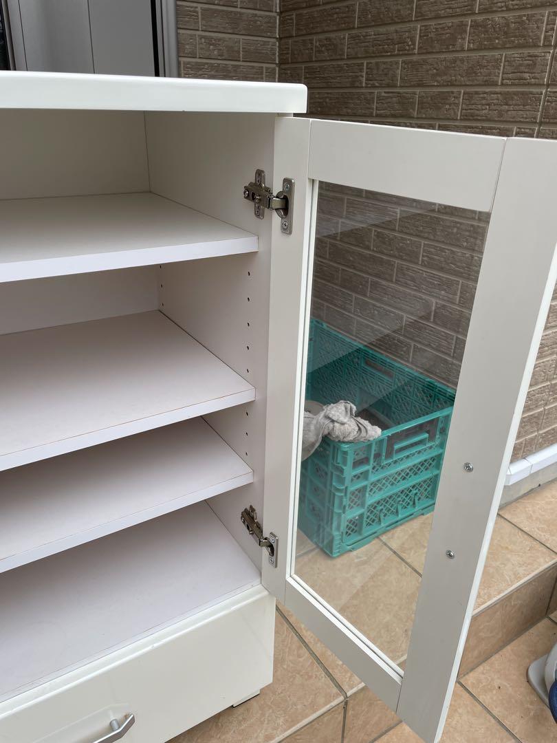 食器棚　キッチン家具　収納　ホワイト　ガラスキャビネット