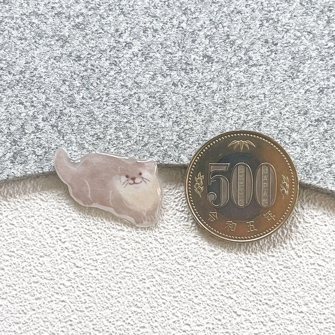 カワウソ　コツメカワウソ　チャーム　ブローチ　アンブレラマーカー　目印　ヘアゴム カワウソ コツメカワウソ チャーム ブローチ アンブレラマーカー