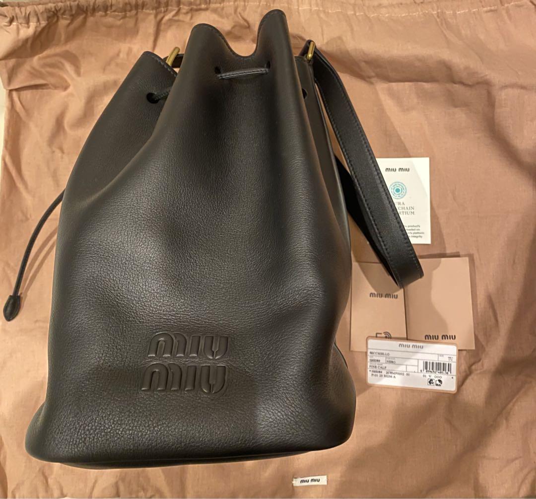 【セール】ミュウミュウ☆レザーバケットバック☆5BE089 2CRM ☆ ミュウミュウ ☆ レザーバケットバッグ 5BE089 (MiuMiu