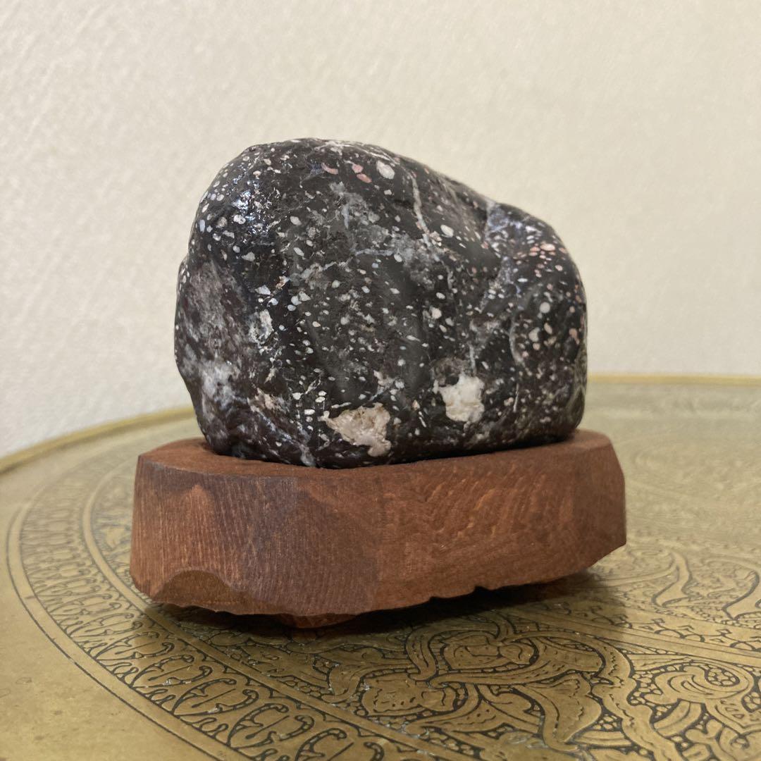 鑑賞石　置物　水石　自然石〈検 孔雀石 紋石 菊花石 梅花石 原石 鉱物 置石