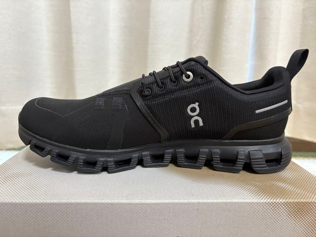 極美品 オン クラウド6 ウォータープルーフ25.5cm メンズ 極美品 オン クラウド6 ウォータープルーフ25.5cm メンズ