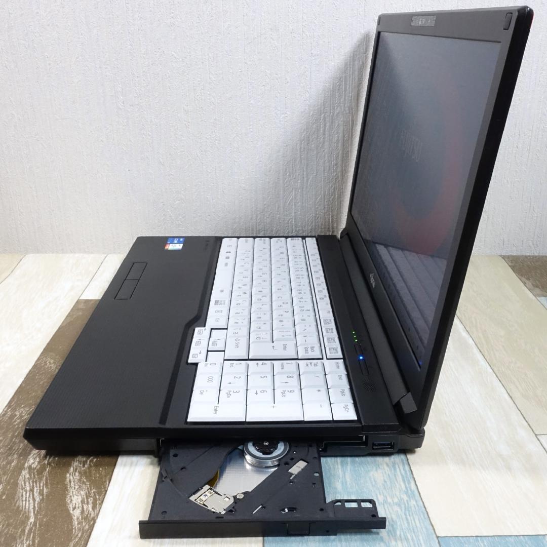 美品で神速の２０２２年製✨１１世代コアｉ５に超高速ＳＳＤ＆大容量メモリ✨フルＨＤ 超美品で神速の2022年製／11世代i5に超高速新品