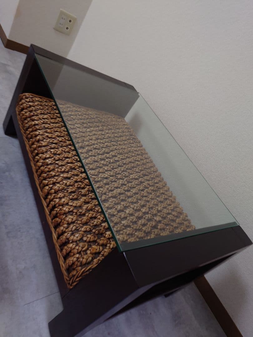 【値下げ】バリ風ローテーブル(送料込)、ダイニング、ガラステーブル