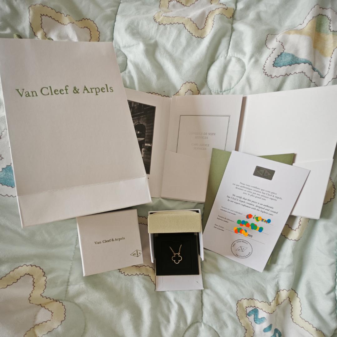 ヴ‍ィ‍ン‍テ‍ー‍ジ アルハンブラ ネックレス オニキス