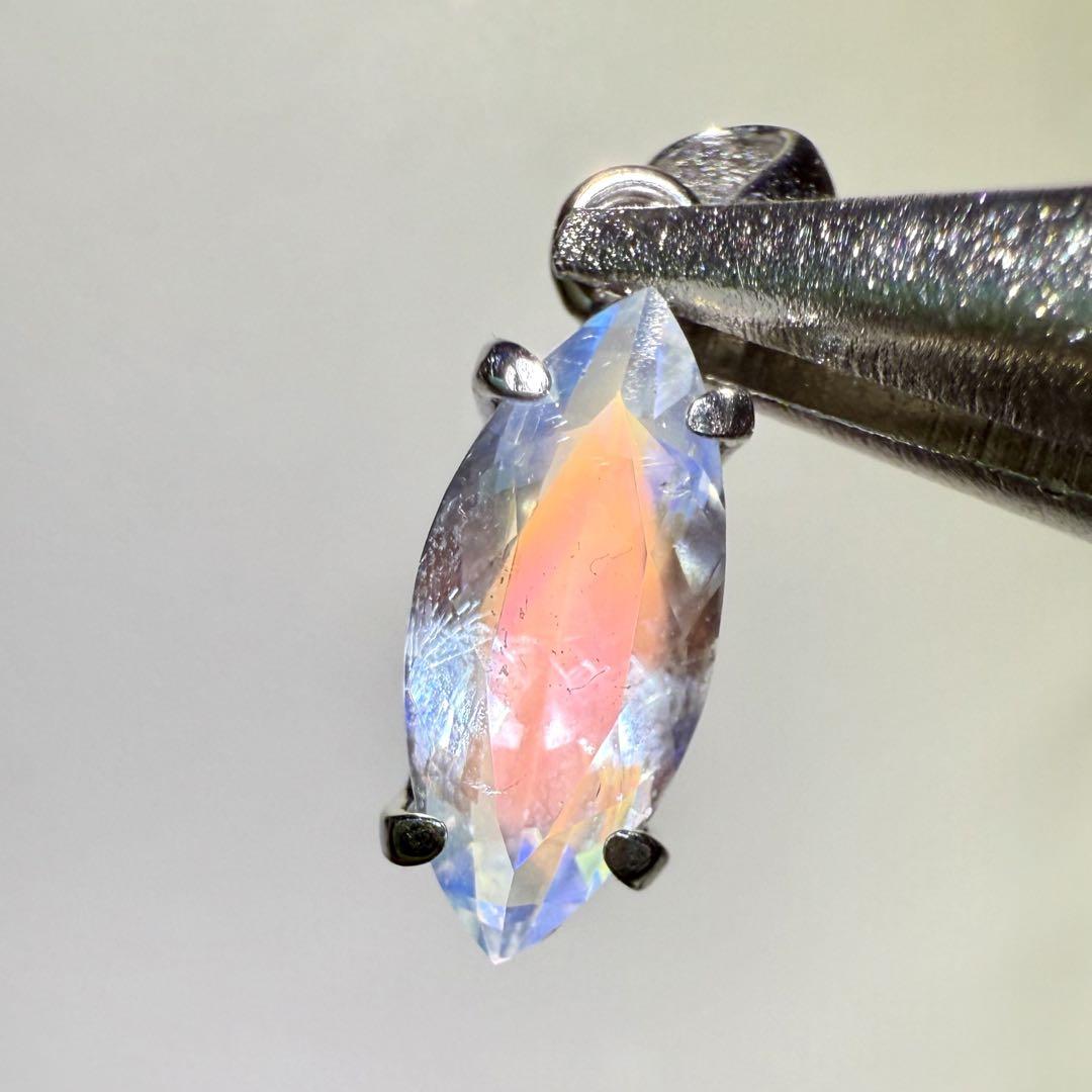 マダガスカル産レインボームーンストーン1.73ct - IRODORI STONE