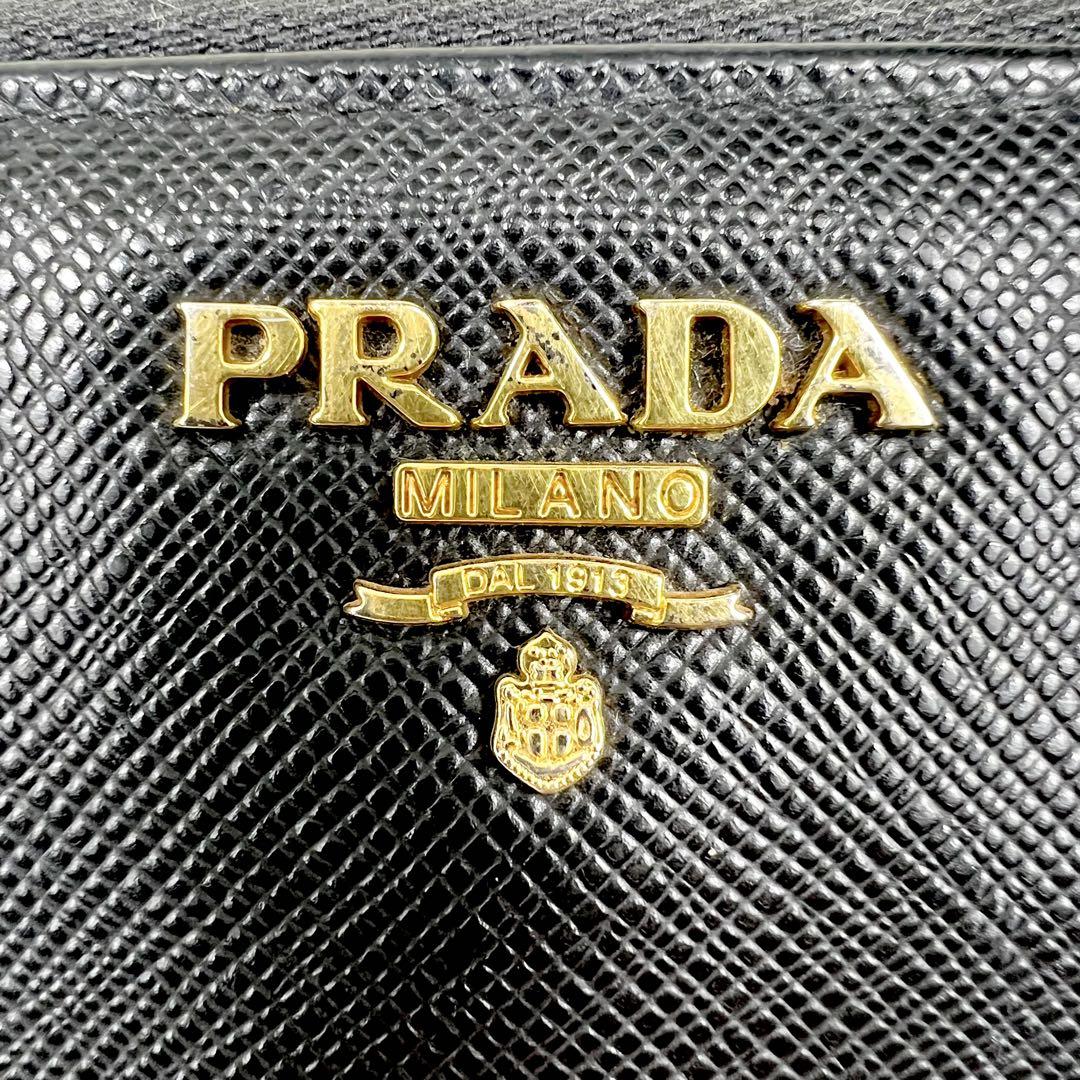 PRADA プラダ　ラウンドファスナー　ブラック　サフィアーノ　金ロゴ　長財布