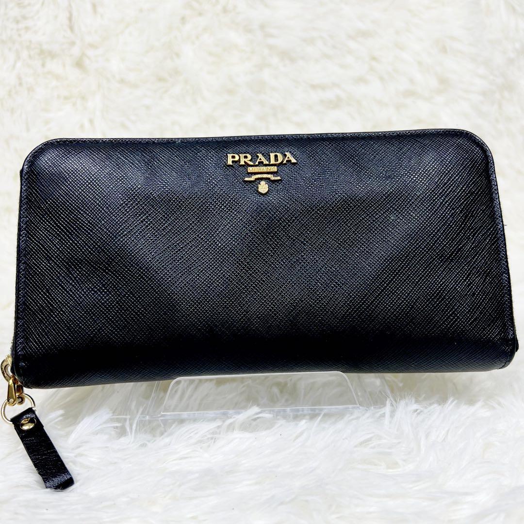 PRADA プラダ　ラウンドファスナー　ブラック　サフィアーノ　金ロゴ　長財布
