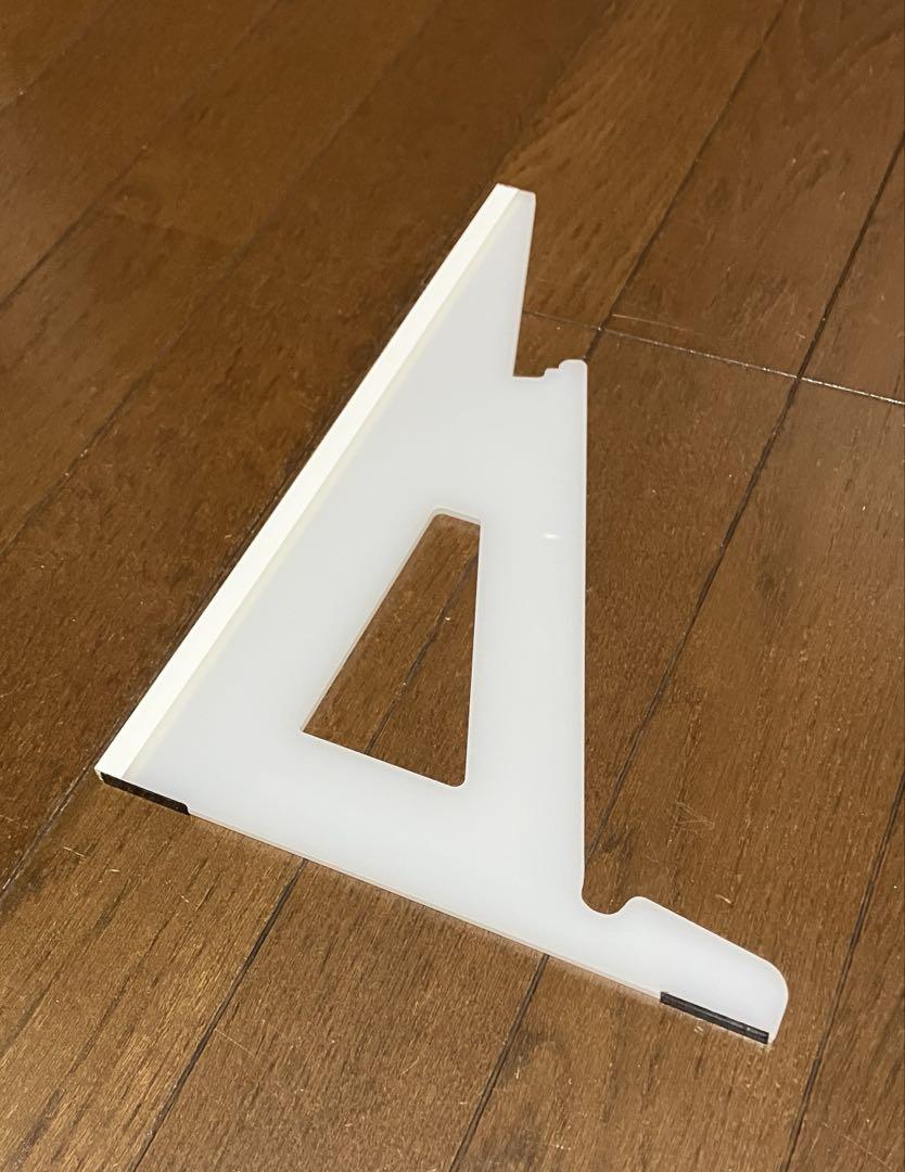 縦置きモニタースタンド「WING BINDER」