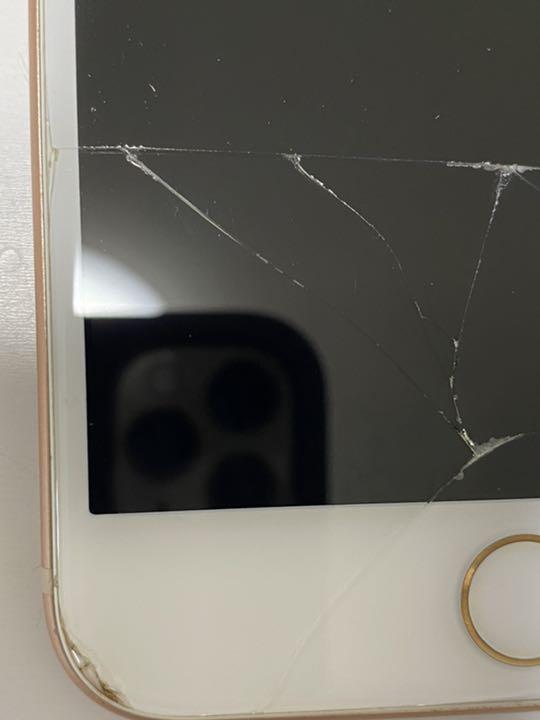 再入荷人気 iPhone 8 Plus Gold 64 GB au UzbmB-m84749881134 HOT低価
