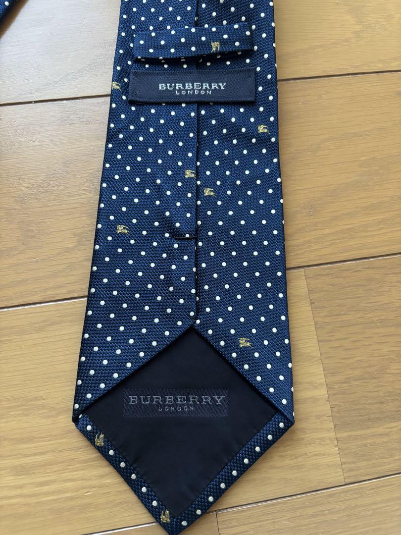 新品‼️バーバリー ネクタイ　ドット