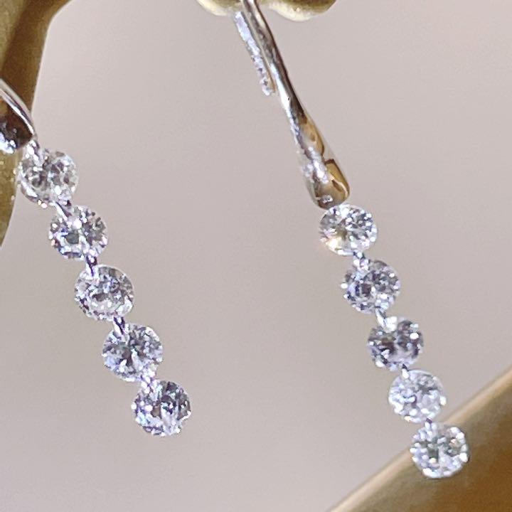 プラチナ　天然ダイヤモンドピアス　天然ダイヤピアス　ダイヤモンドフックピアス