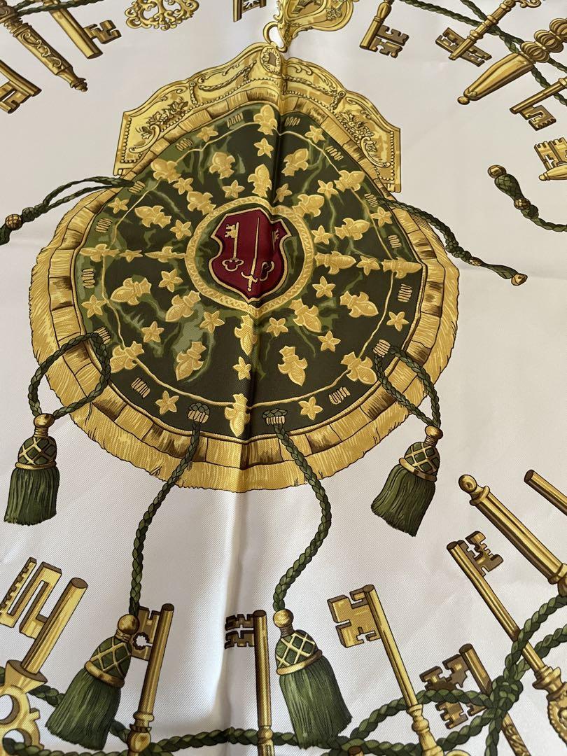 専用です　　HERMES シルクスカーフ 鍵デザイン HERMÈS 鍵デザイン シルクスカーフ