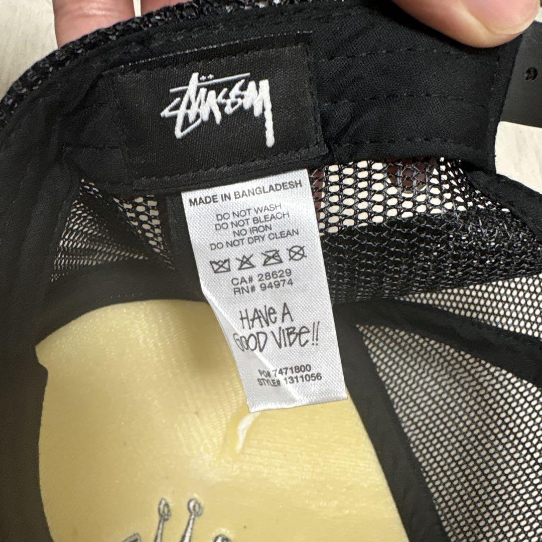 Stussy トラッカーキャップ ホワイト/ブラック