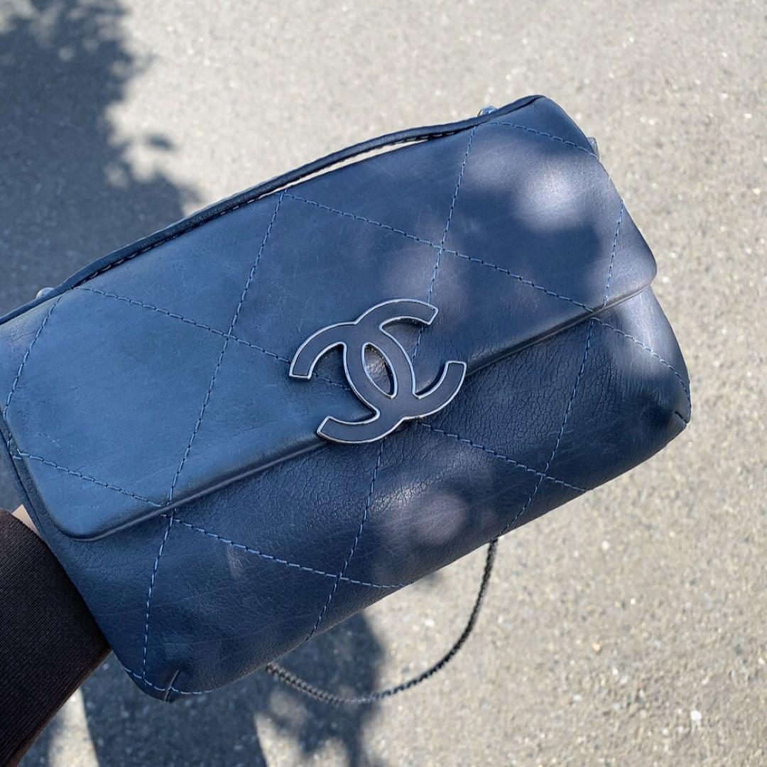 Chanel ショルダーバッグ (斜め掛け可能!Gカード付き!) 画像1