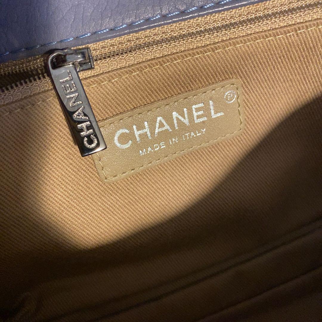 Chanel ショルダーバッグ (斜め掛け可能!Gカード付き!) 画像15