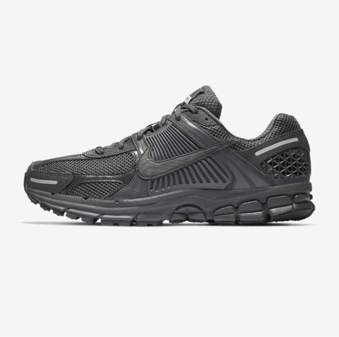 NIKE ZOOM VOMERO 5 - スニーカーベストセラー 商品