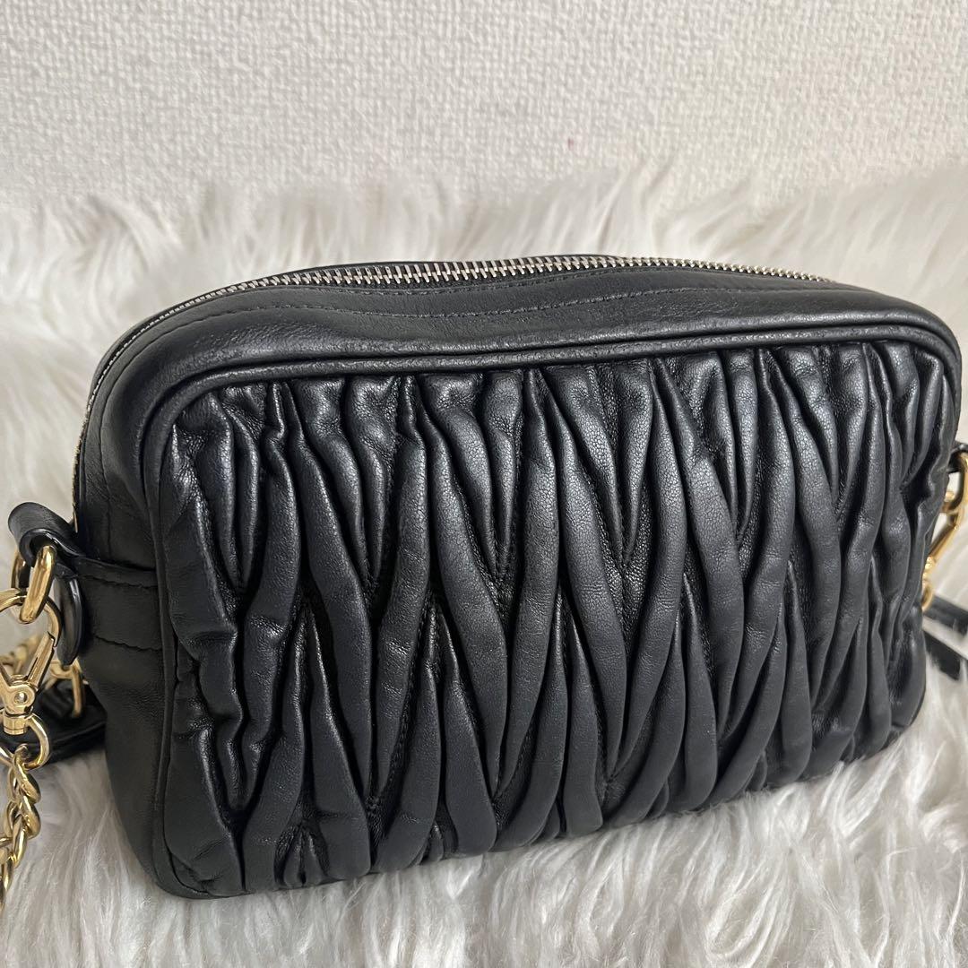 ✨美品✨　MIUMIU  マテラッセ ショルダーバッグ ブラック レザー
