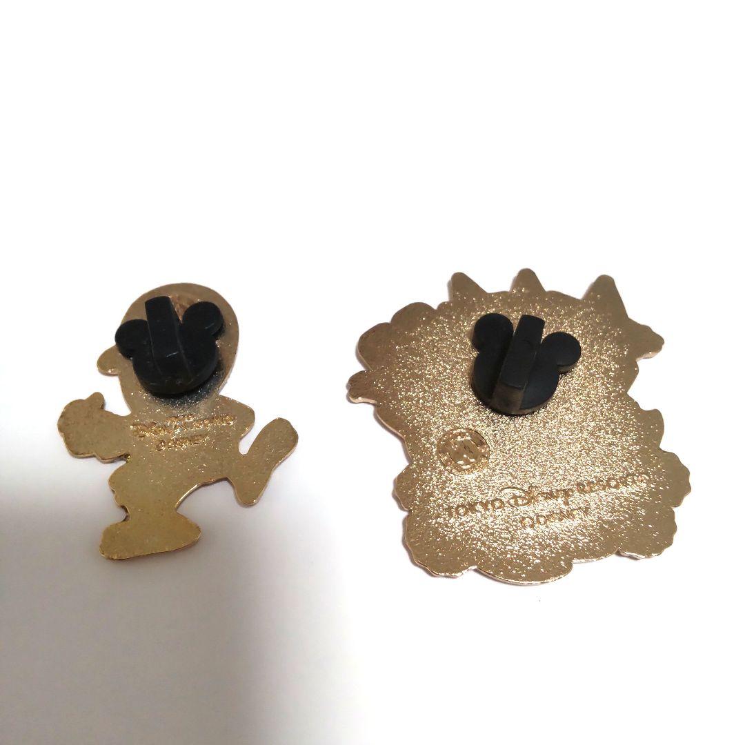 まとめ売り可能三人の騎士ドナルド誕生日 パンチート ピンバッジ 2点セット ピンズ・ピンバッジ・缶バッジ