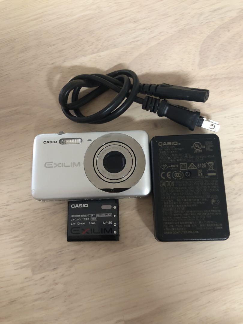 【美品】CASIO EXILIM EX-Z800 デジタルカメラ シルバー