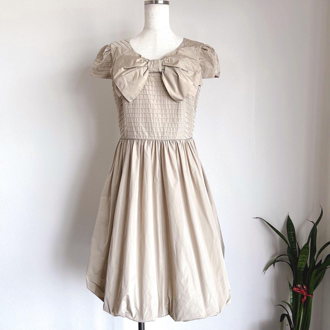 【美品】TO BE CHIC トゥービーシック 大人きれいめ リボン ワンピース ダブルサテン ワンピース(ワンピース)｜TO BE CHIC(トゥー ビー
