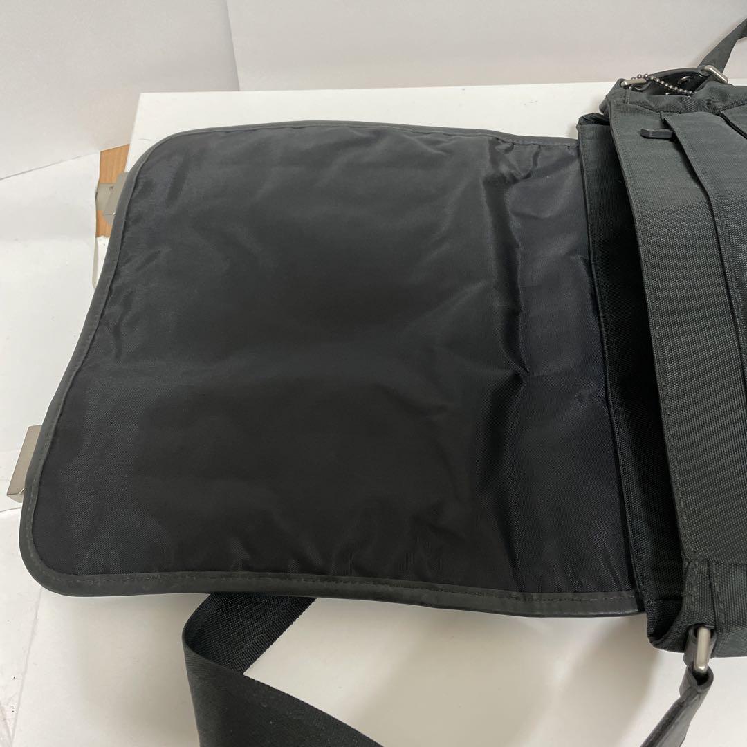 専用COACH メッセンジャーバッグ F70422 ナイロン レザー ブラック COACH コーチ ナイロン ショルダーバッグ F70422 ブラック 中古