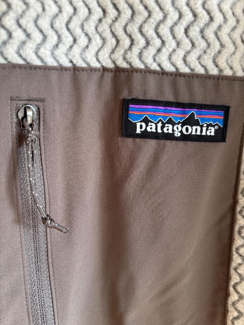 パタゴニア メンズ・R1 エア・フルジップ・フーディ(色 Pelican ) パタゴニア メンズ・R1 エア・フルジップ・フーディ(色 Pelican )