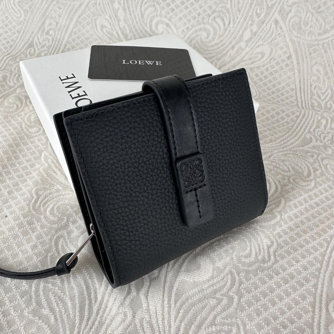 ✨ 極上美品✨ロエベ 二つ折り財布 小銭入れ付き