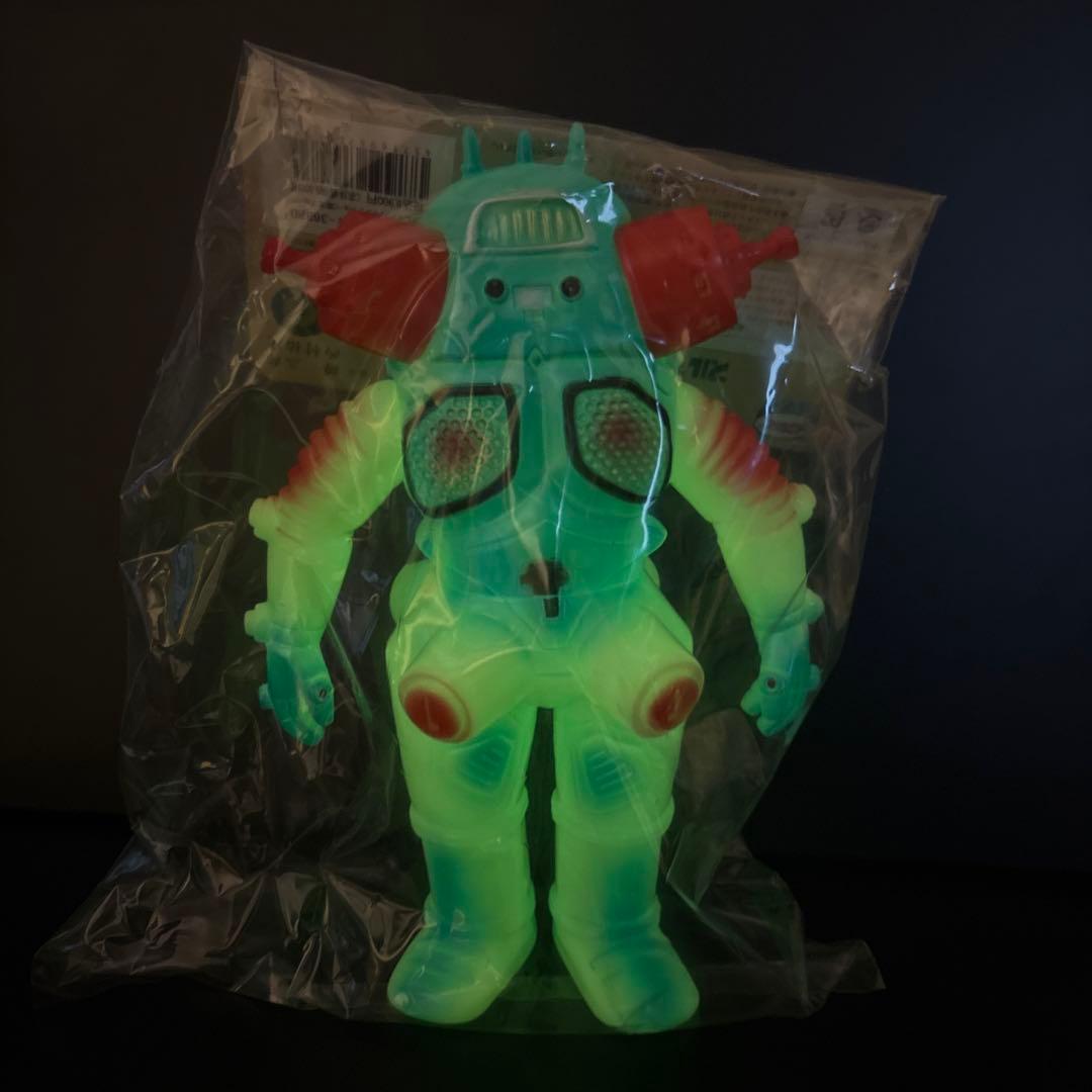 ブルマァク キングジョー 蓄光ブルー ブルマァク キングジョー 蓄光ブルー