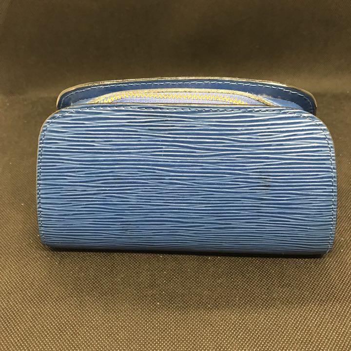 ルイヴィトン　エピ　ポーチ　内張なし ルイヴィトンエピポーチ内張なし