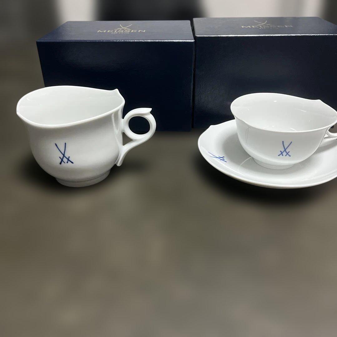 MEISSEN ホワイトティーカップとソーサーとマグカップ2点セット箱付き