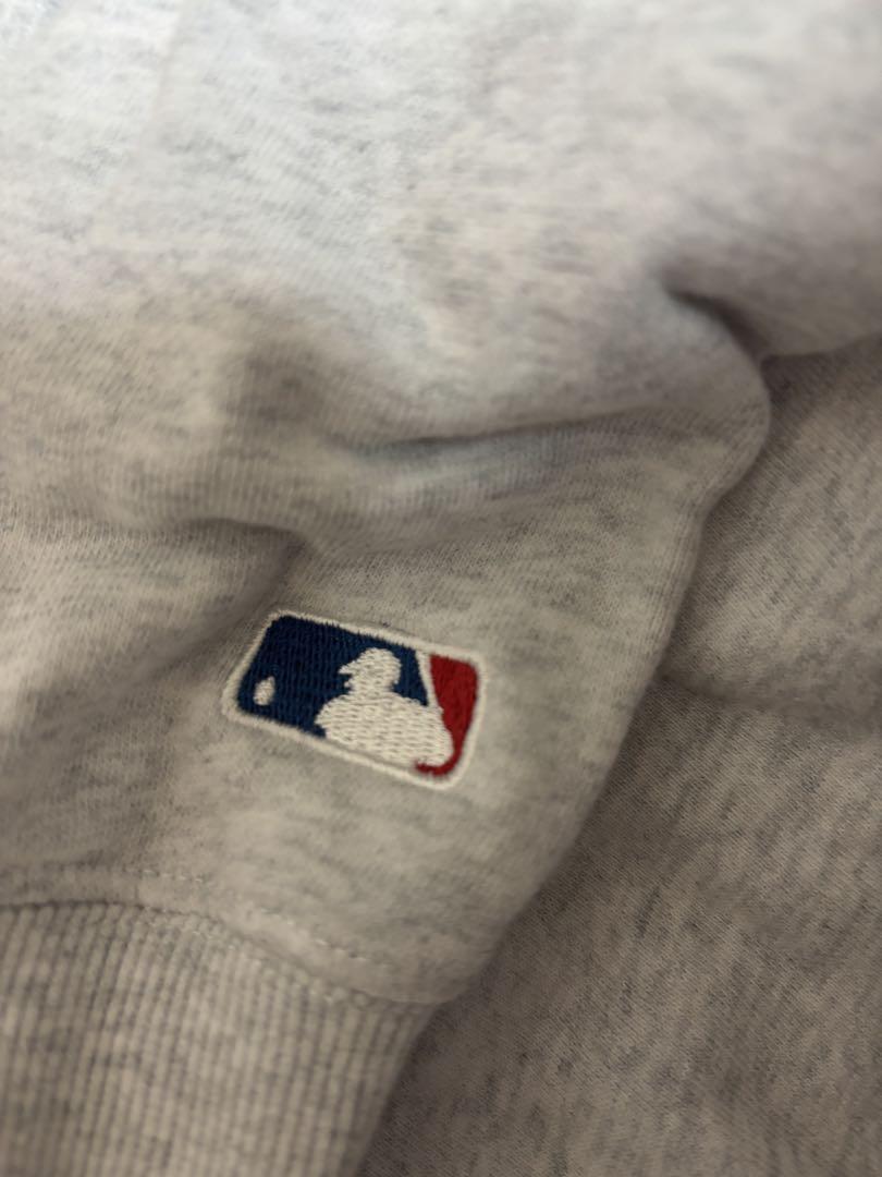 Dodgers フード付きパーカー グレー