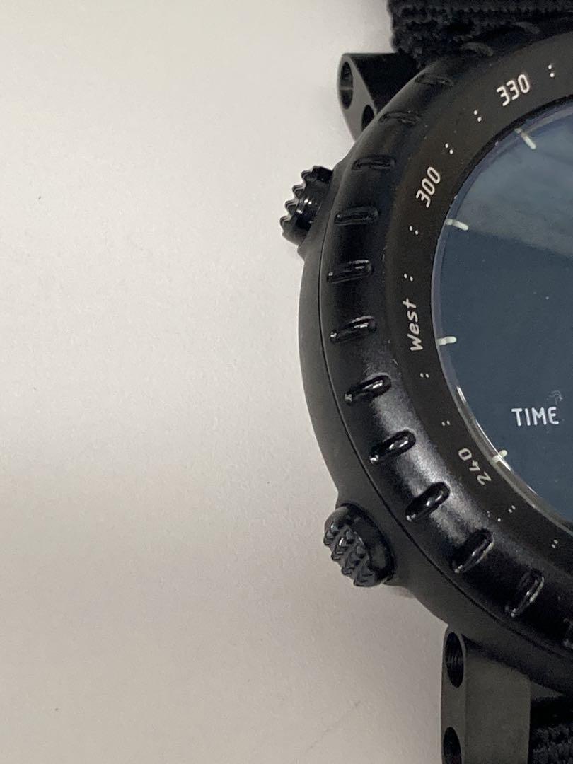 SUUNTO CORE デジタル腕時計（電池交換済み）
