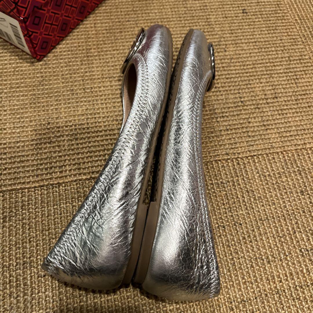 トリーバーチ　シルバーフラットシューズ　24cm