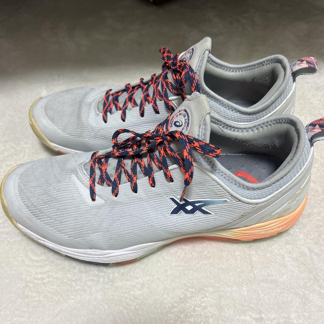 ASICS バスケットボールシューズ グレー