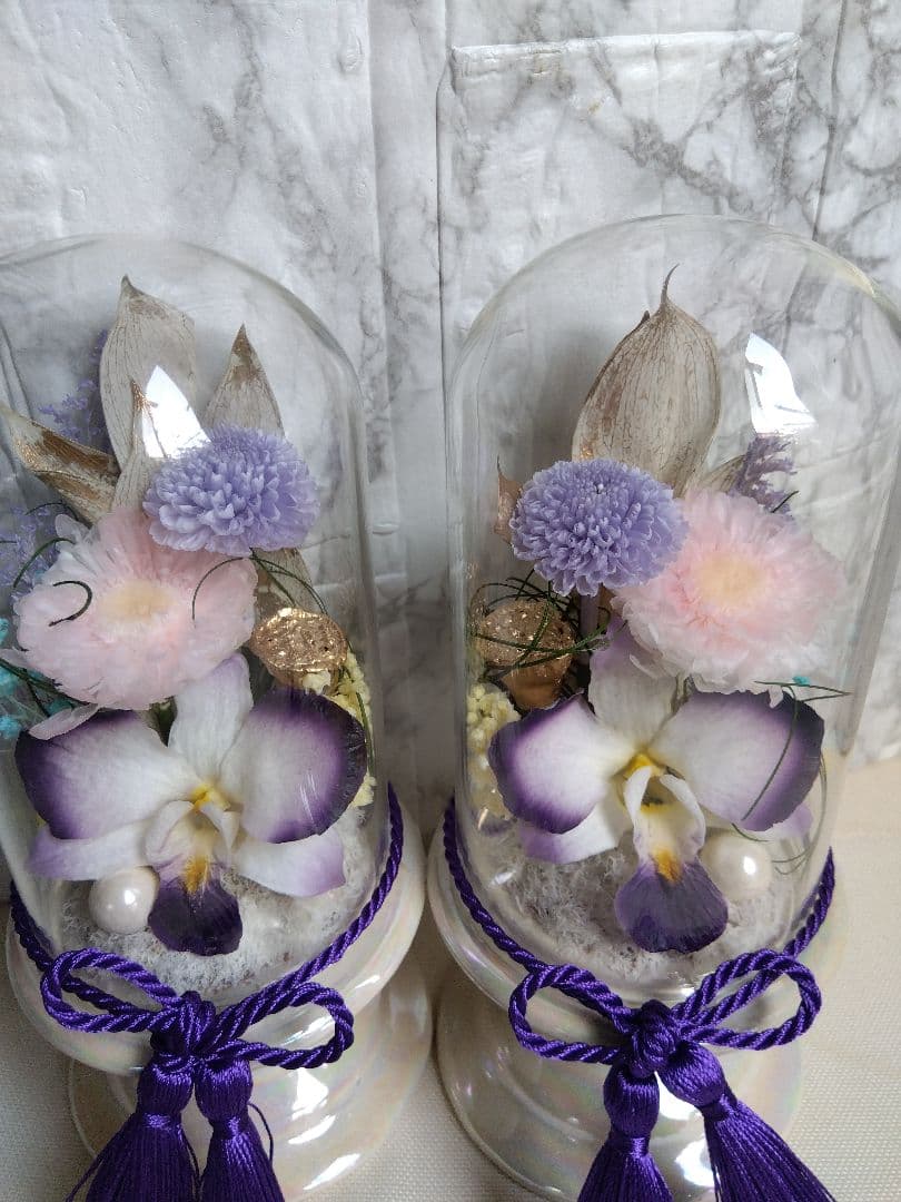 仏花ガラスドーム入り鼓18cm1対2基　匿名配送　wタッセル付きプリザーブドフラワーアレンジメント