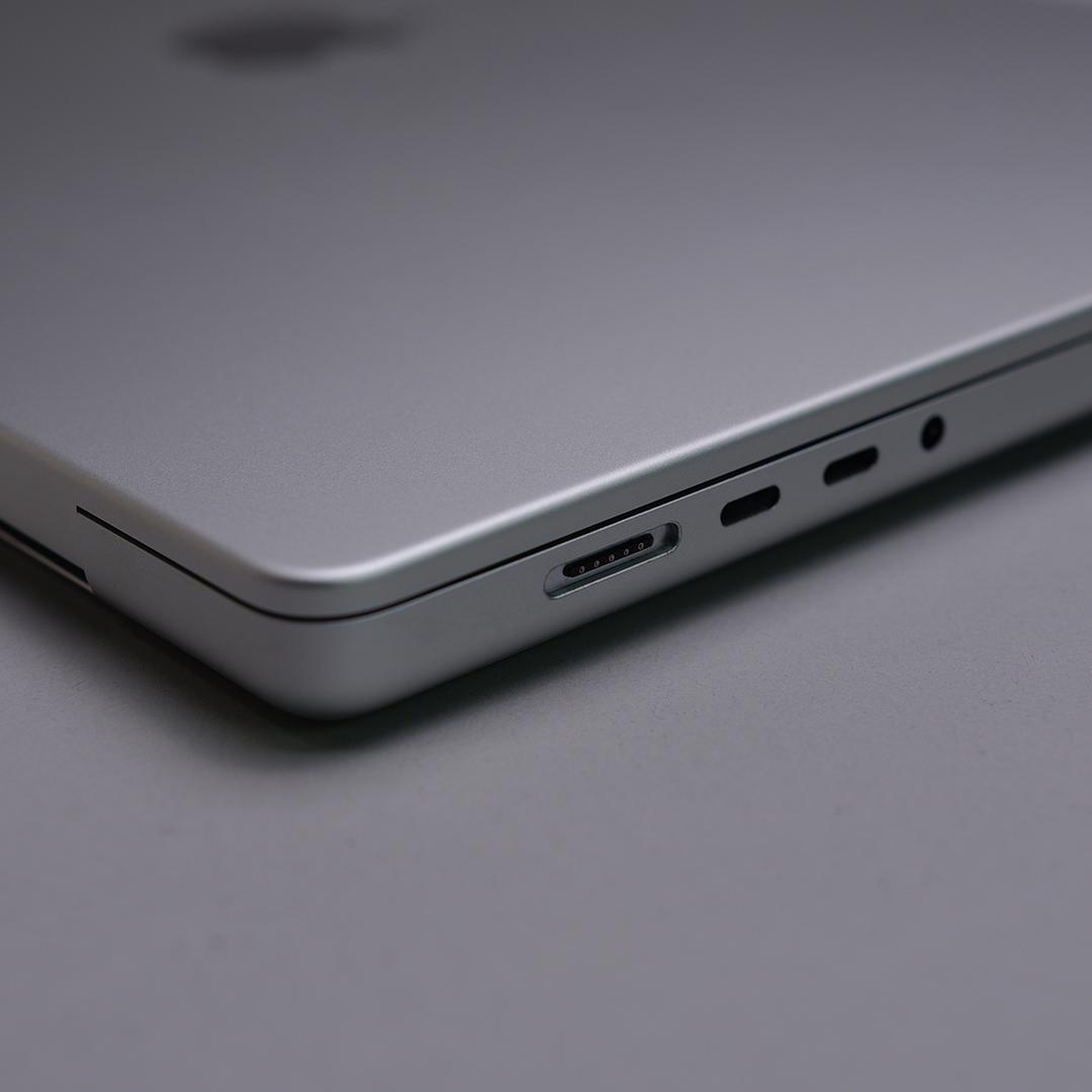 Apple MacBookPro 2021 M1 Pro 32/1TB 16