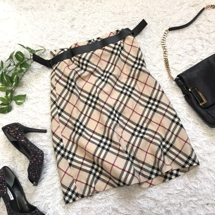 【極美品】バーバリーロンドン プリーツススカート ノバチェック ベルト 42 極美品】バーバリーロンドン プリーツススカート ノバチェック ベルト