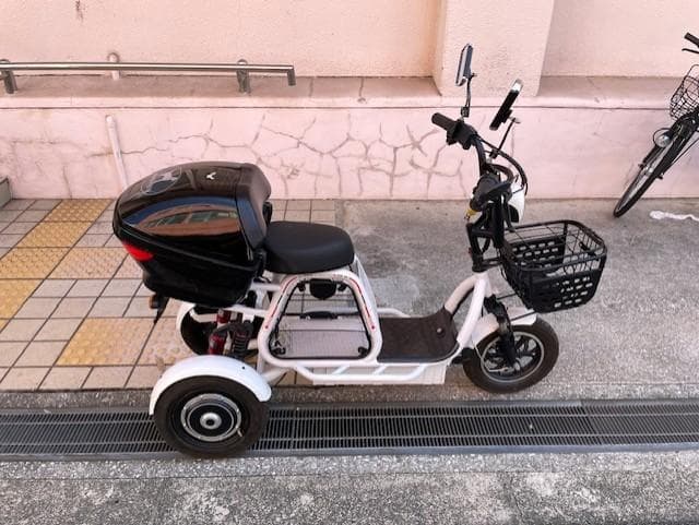 電動アシスト三輪車 バッテリー残量表示付き目立った傷や汚れなし