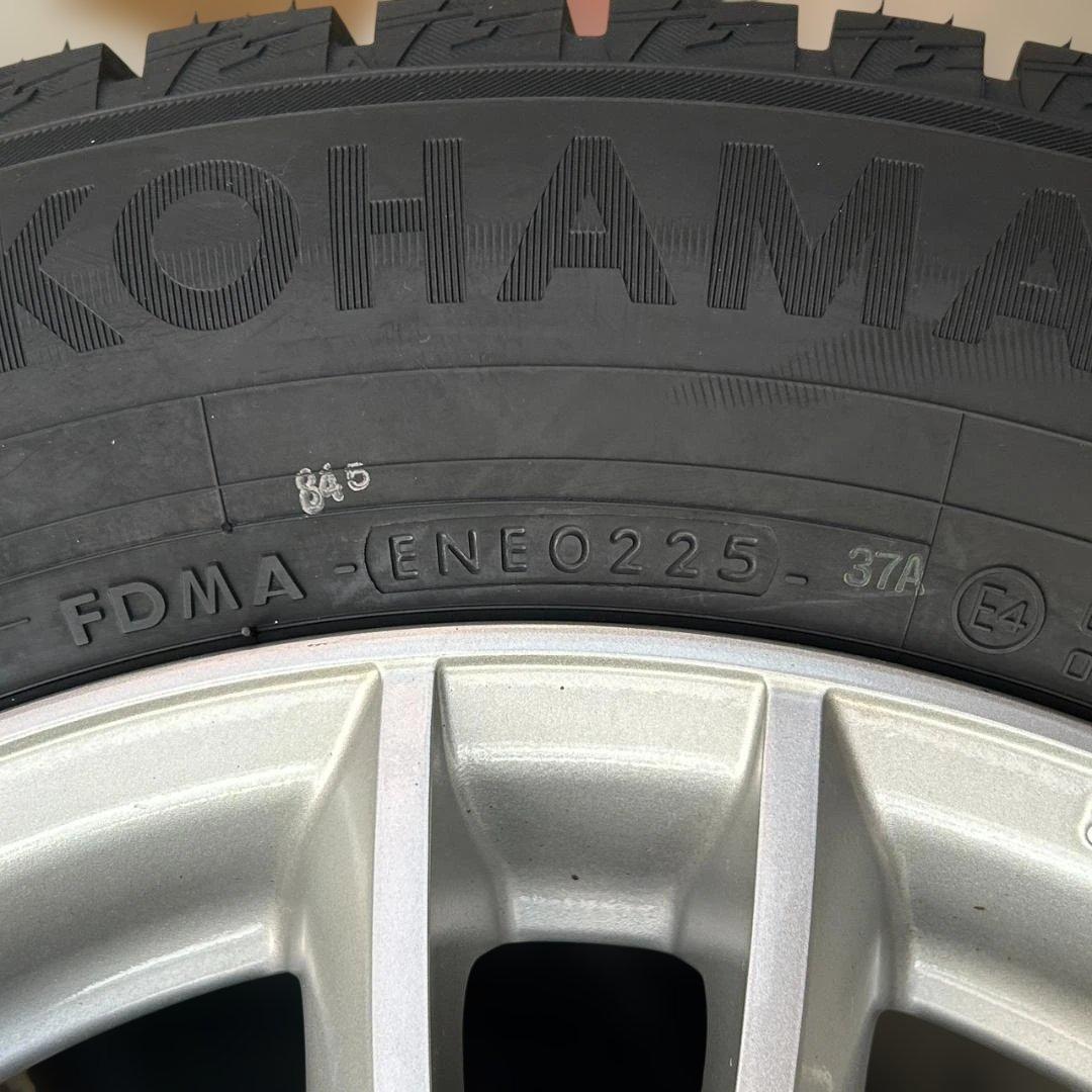 新品未使用 ヨコハマスタッドレス 205/60/R16 中古ホイール付き 新品未使用 ヨコハマスタッドレス 205/60/R16 中古ホイール付き