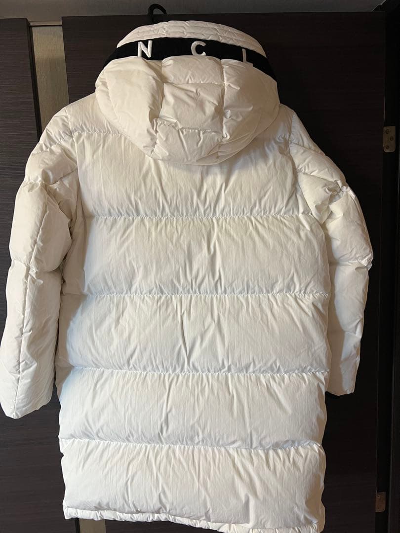 MONCLER ホワイト ダウンコート 10A MONCLER ホワイト ダウンコート 10A