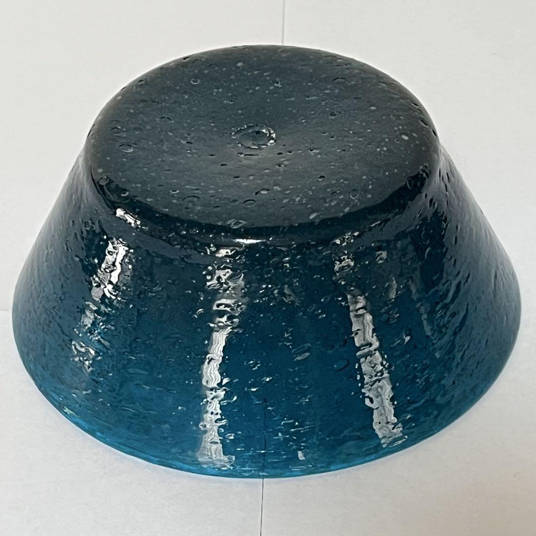 倉敷　吹きガラス　中鉢　藍色　直径16.5cm