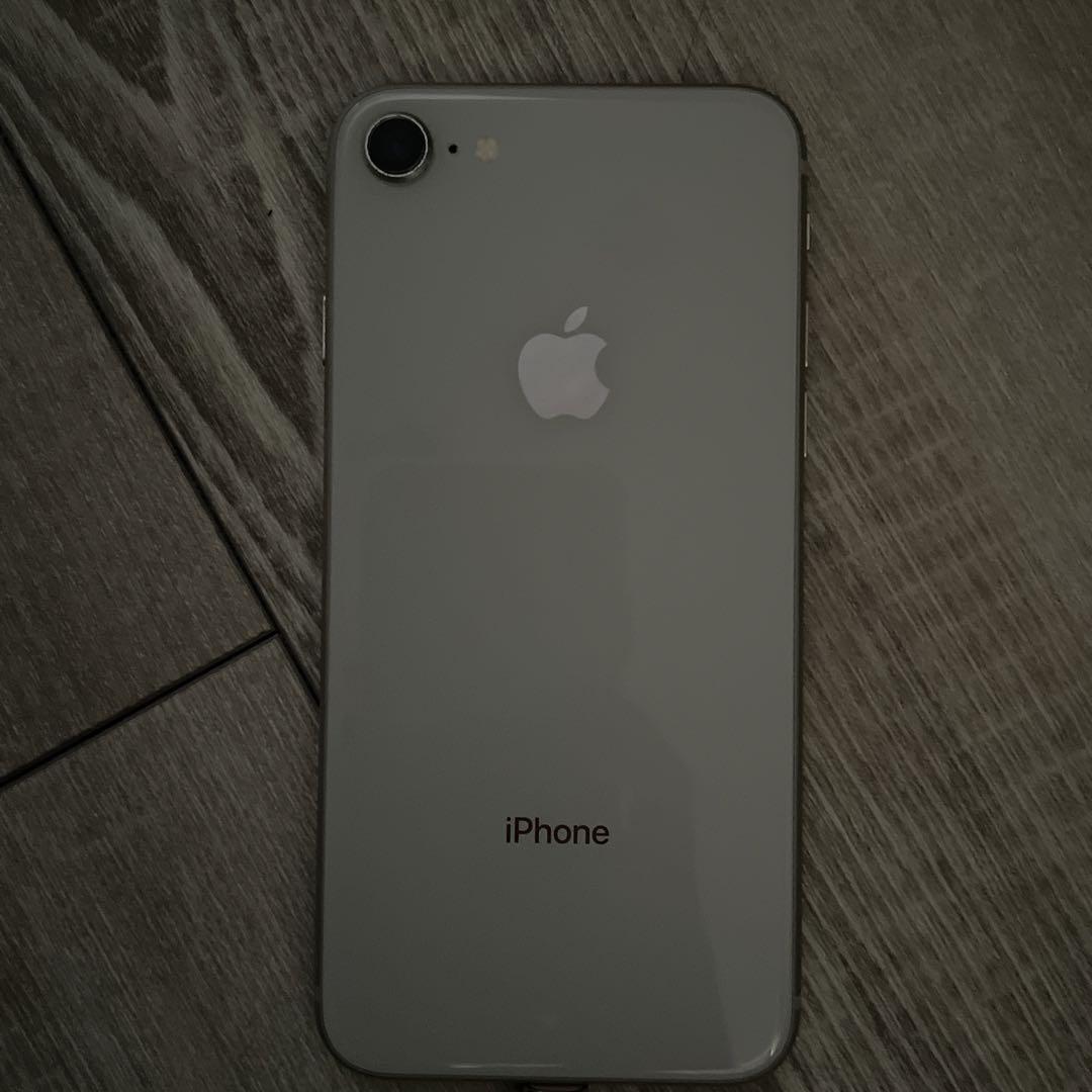 Apple iPhone 8 本体 SpaceGray 64gb docomo