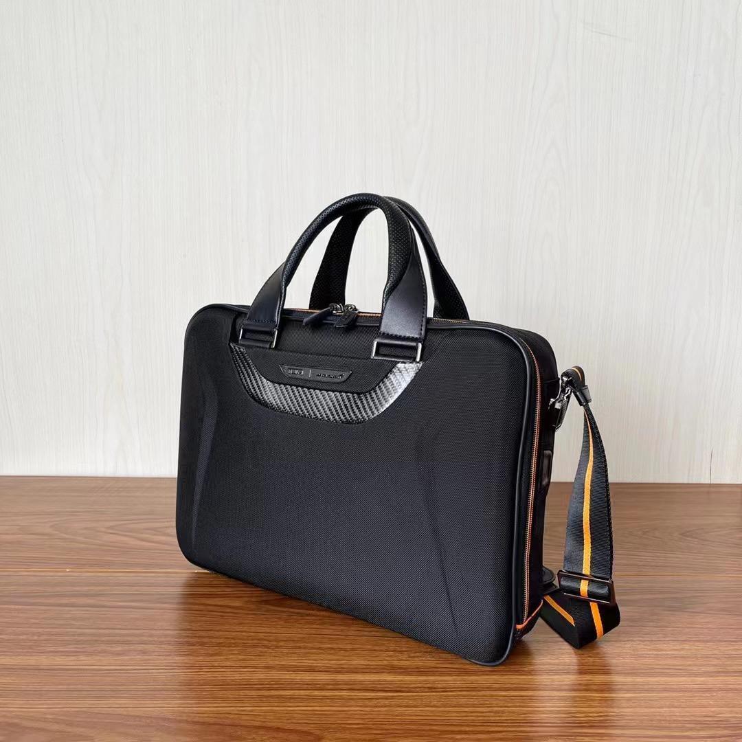 TUMI  マクラーレン　ビジネスバッグ