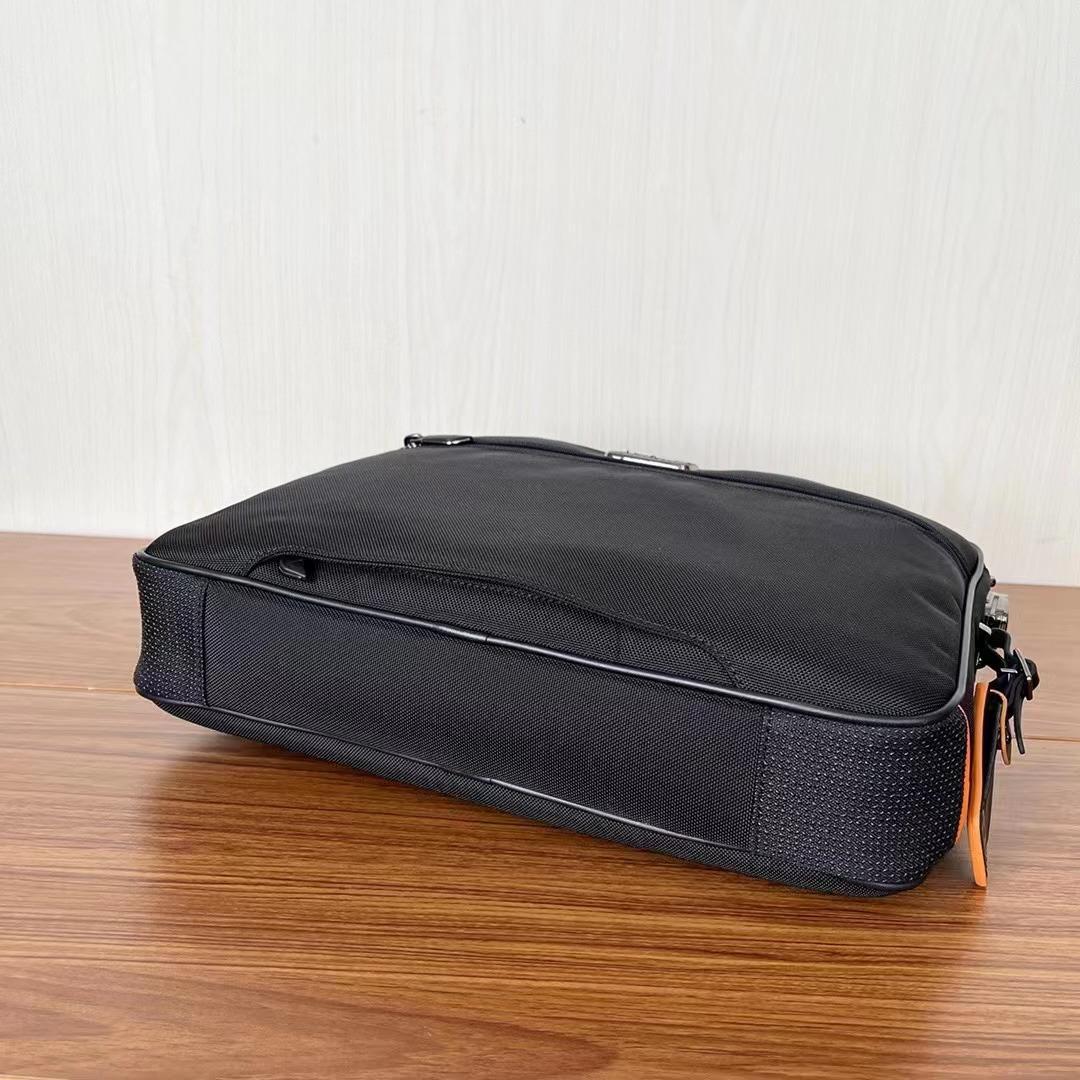 TUMI  マクラーレン　ビジネスバッグ