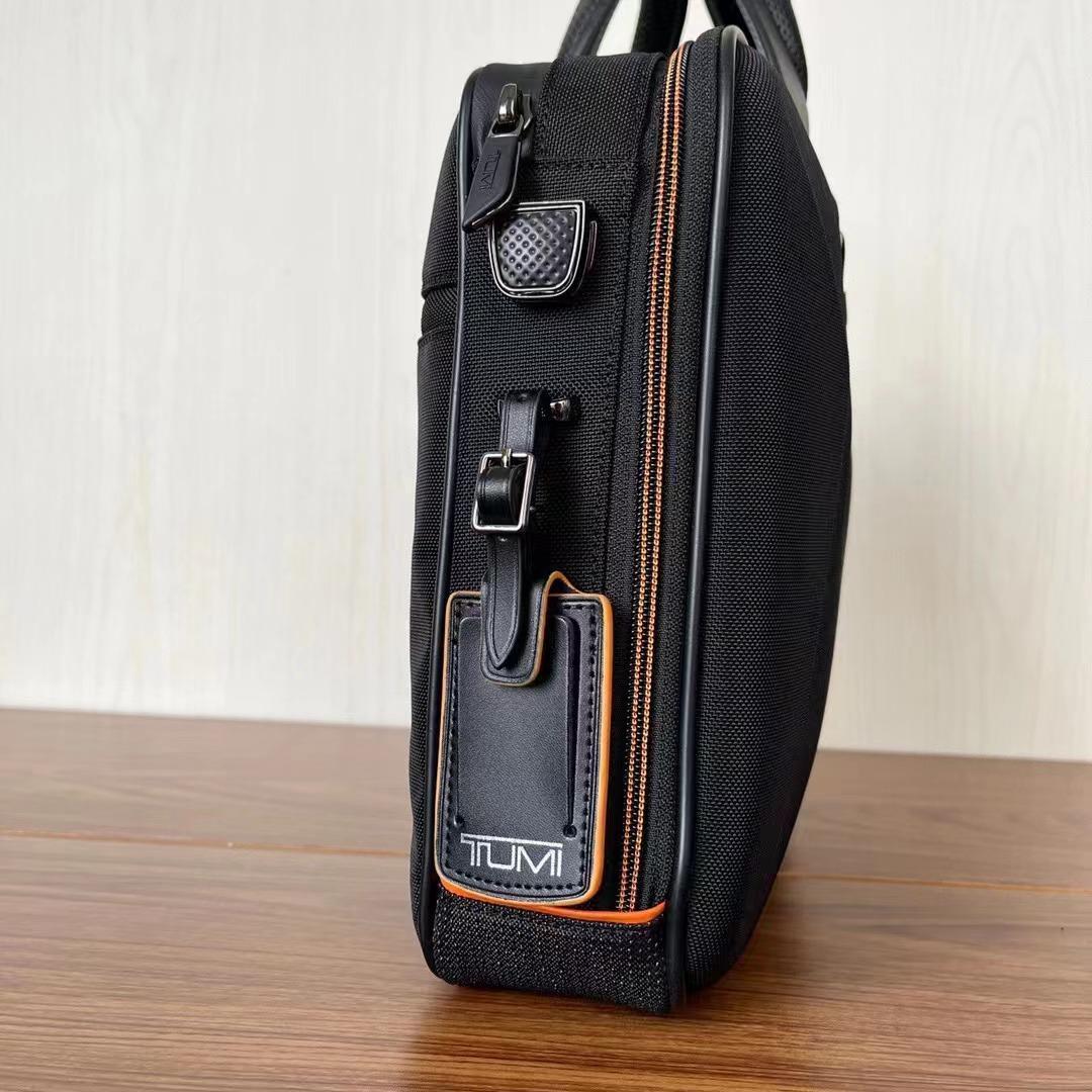 TUMI  マクラーレン　ビジネスバッグ