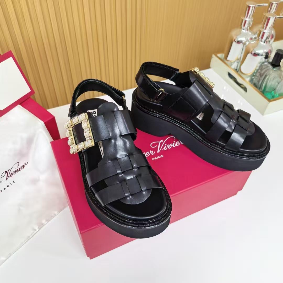 Roger Vivier ブラックサンダル